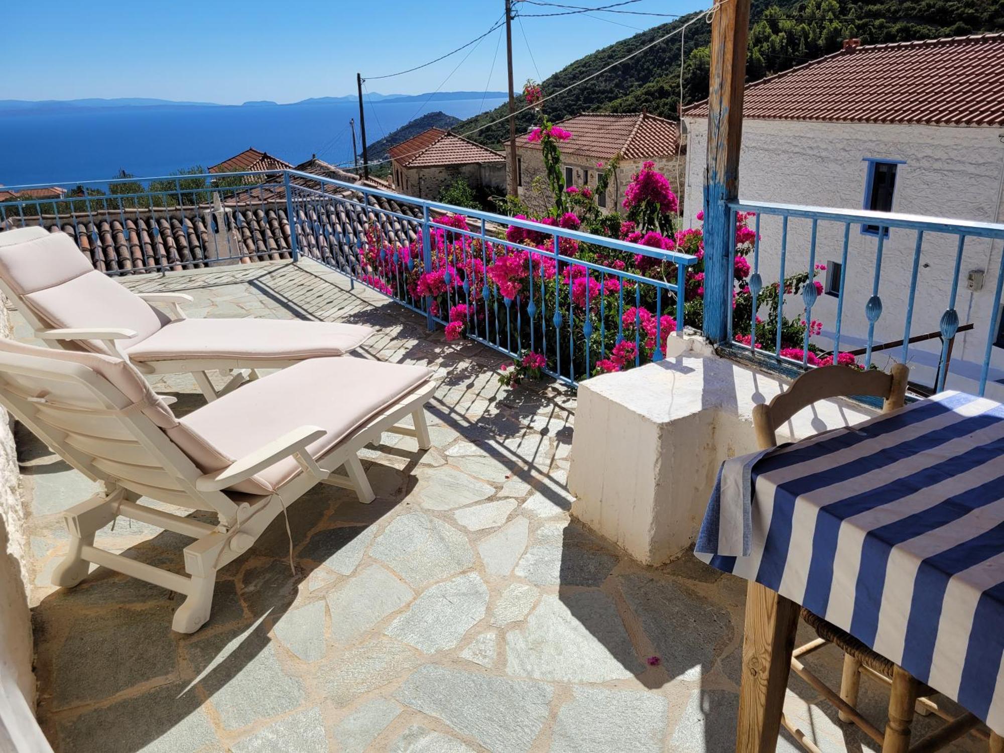 Lovely Traditionnal House With Sea View Тирос Экстерьер фото