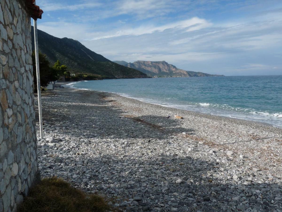 Lovely Traditionnal House With Sea View Тирос Экстерьер фото